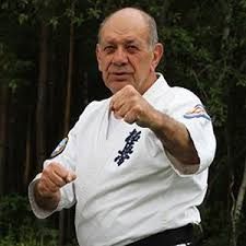 Hanshi ( はんし ) 
Steve Arnil 
10e Dan